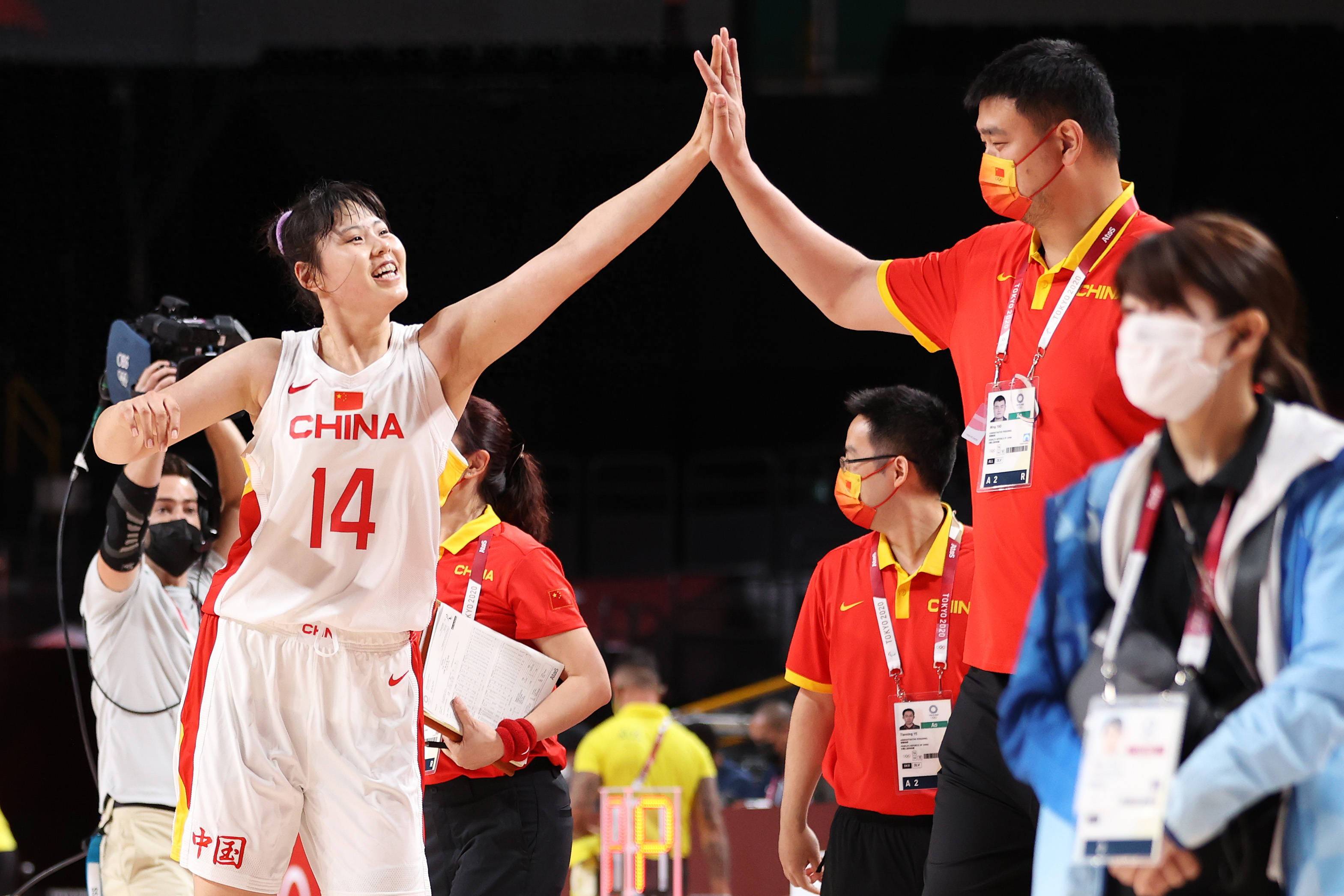 包含中国女篮WCBA外援政策调整，WNBA球星加盟的词条