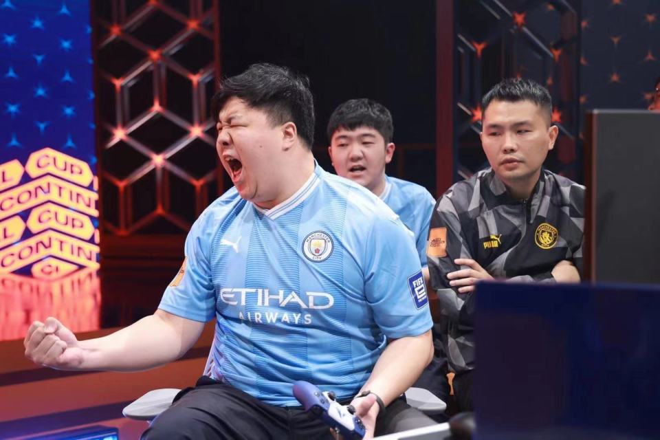 九游体育官方-电竞与足球融合：FIFA游戏选手能成为真实球队教练吗？