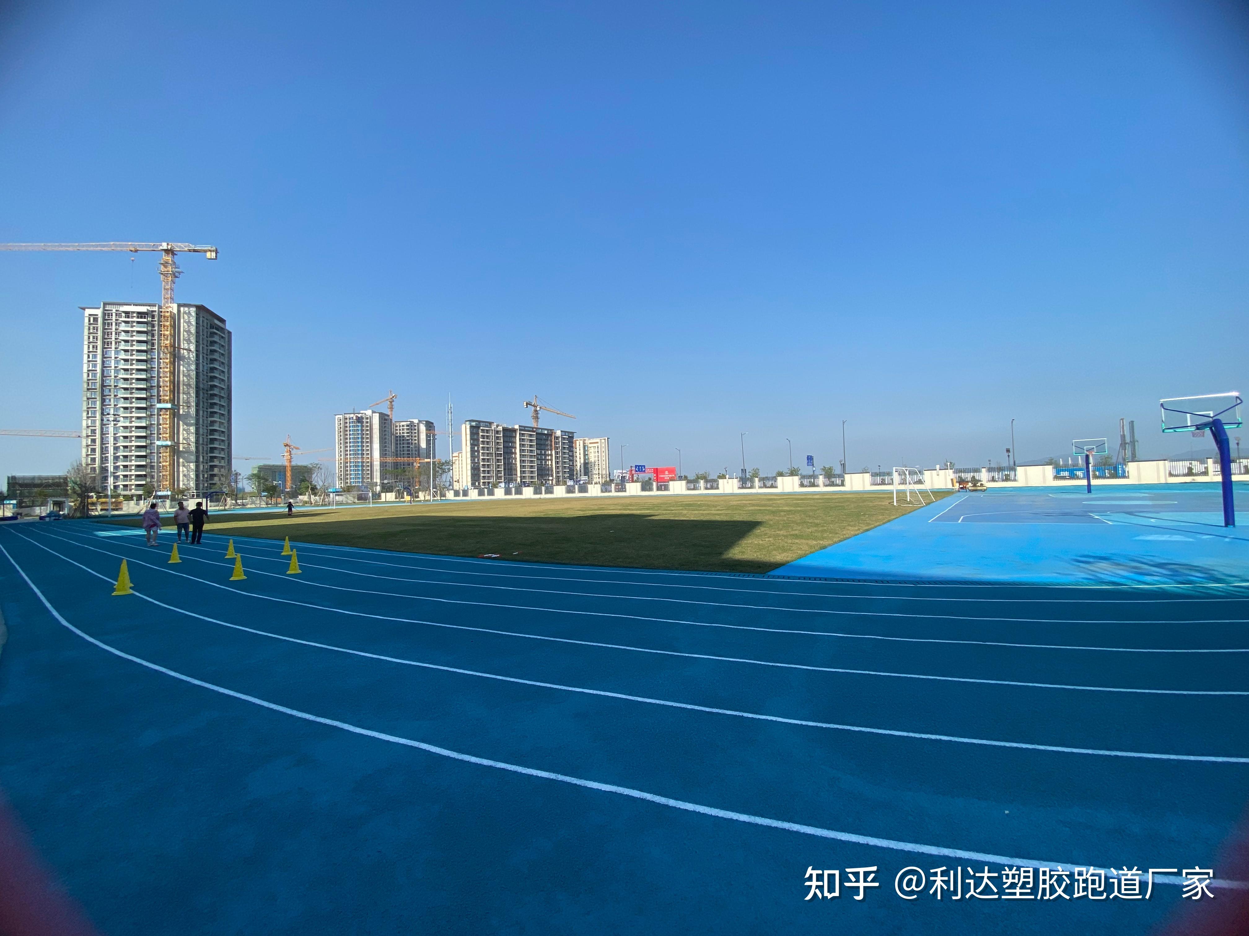 关于体育场馆新型材料：自修复跑道研发成功的信息