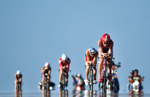 铁人三项世锦赛极端天气致多人退赛,赛制引争议的简单介绍 铁人三项世锦赛极端天气致多人退赛,赛制引争议的简单介绍