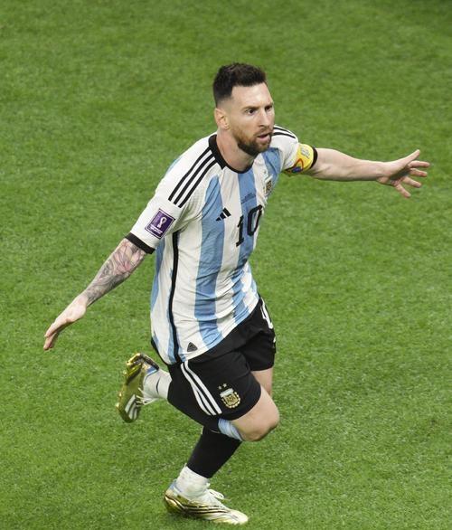 梅西再创纪录!他到底还能踢多久? 梅西再创纪录!他到底还能踢多久?