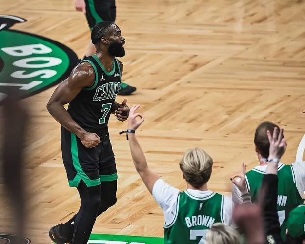 九游体育-凯尔特人4-2淘汰雄鹿，塔图姆封神之战的简单介绍