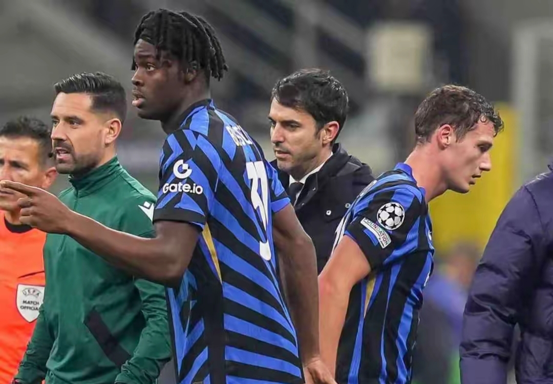 包含足球迷信:球员的奇怪赛前仪式的词条 包含足球迷信:球员的奇怪赛前仪式的词条